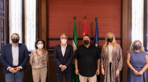 El Gobierno andaluz destina 70.000 euros para atender jurídicamente a emigrantes retornados