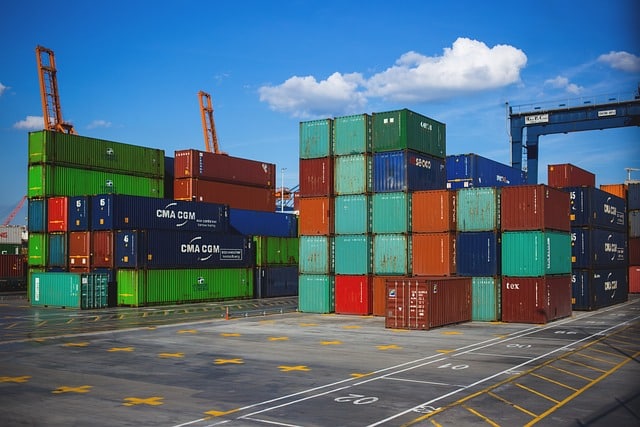 La imparable economía andaluza. Containers de mercancías