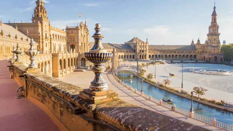 Sevilla, la plaza de España y el Real Alcázar, escenarios de Cine