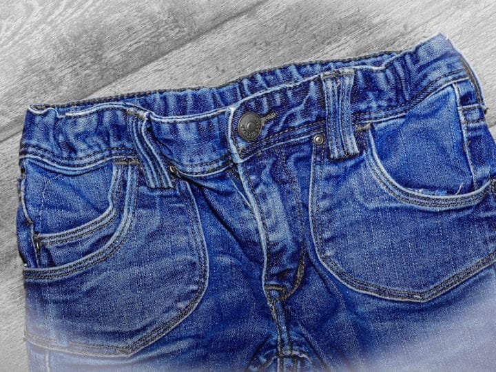 Jeans para hombre: La evolución del denim y su papel actual en el armario masculino