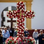 Córdoba se viste de gala para las Cruces de Mayo entre la devoción popular y las trabas burocráticas