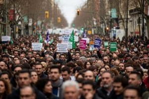 El clamor en las calles contra el desastre de la sanidad andaluza señala a Moreno y Montero