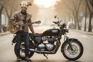 El Gavira más personal: carnaval a las seis de la mañana, Camarón y una Triumph del 2009