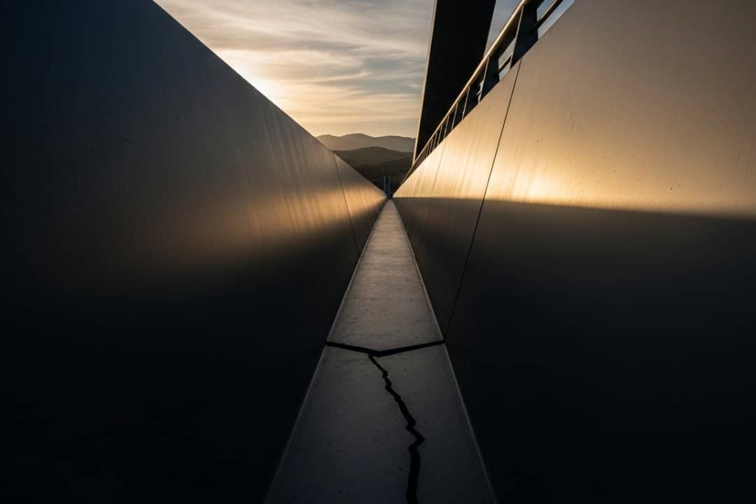 La deuda andaluza pone en jaque el triunfalismo económico de Juanma Moreno