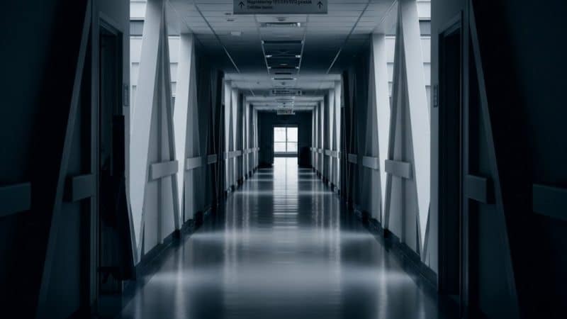 La sanidad andaluza se derrumba: VOX denuncia el colapso con más de un millón de andaluces en listas de espera