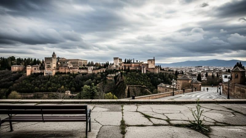 VOX se erige en Granada como la única alternativa a la «estafa del bipartidismo» de PP y PSOE