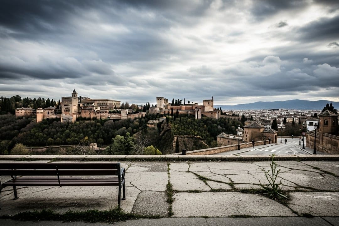 VOX se erige en Granada como la única alternativa a la «estafa del bipartidismo» de PP y PSOE